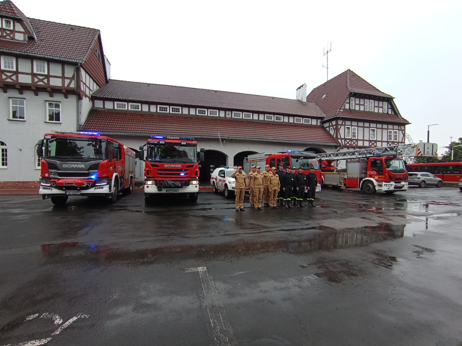 489768192_1090544449784718_796574286959338200_n