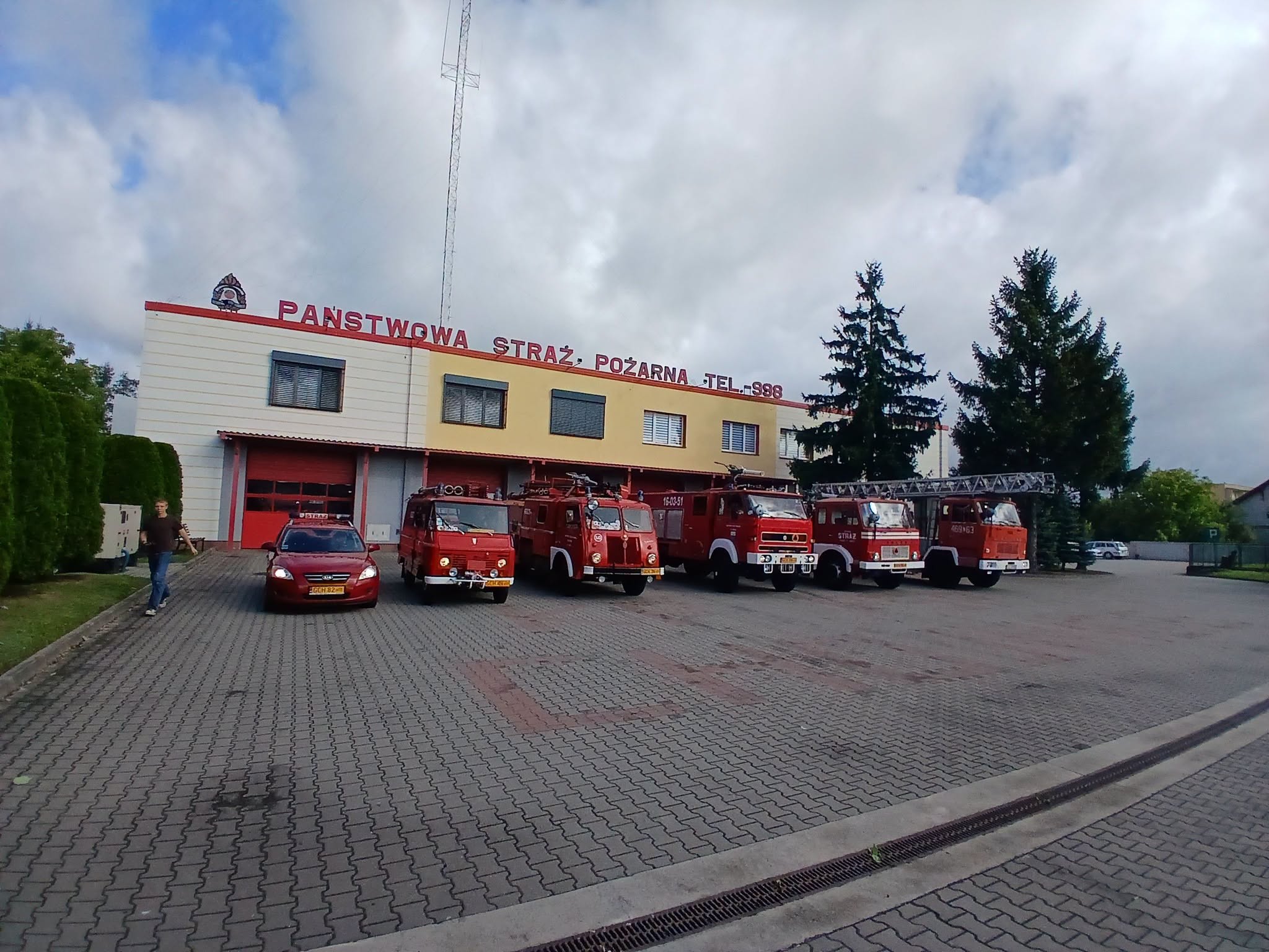 Zabytkowe wozy strażackie