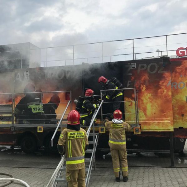 Nowe symulatory dla przyszłych strażaków. Akademia Pożarnicza inwestuje