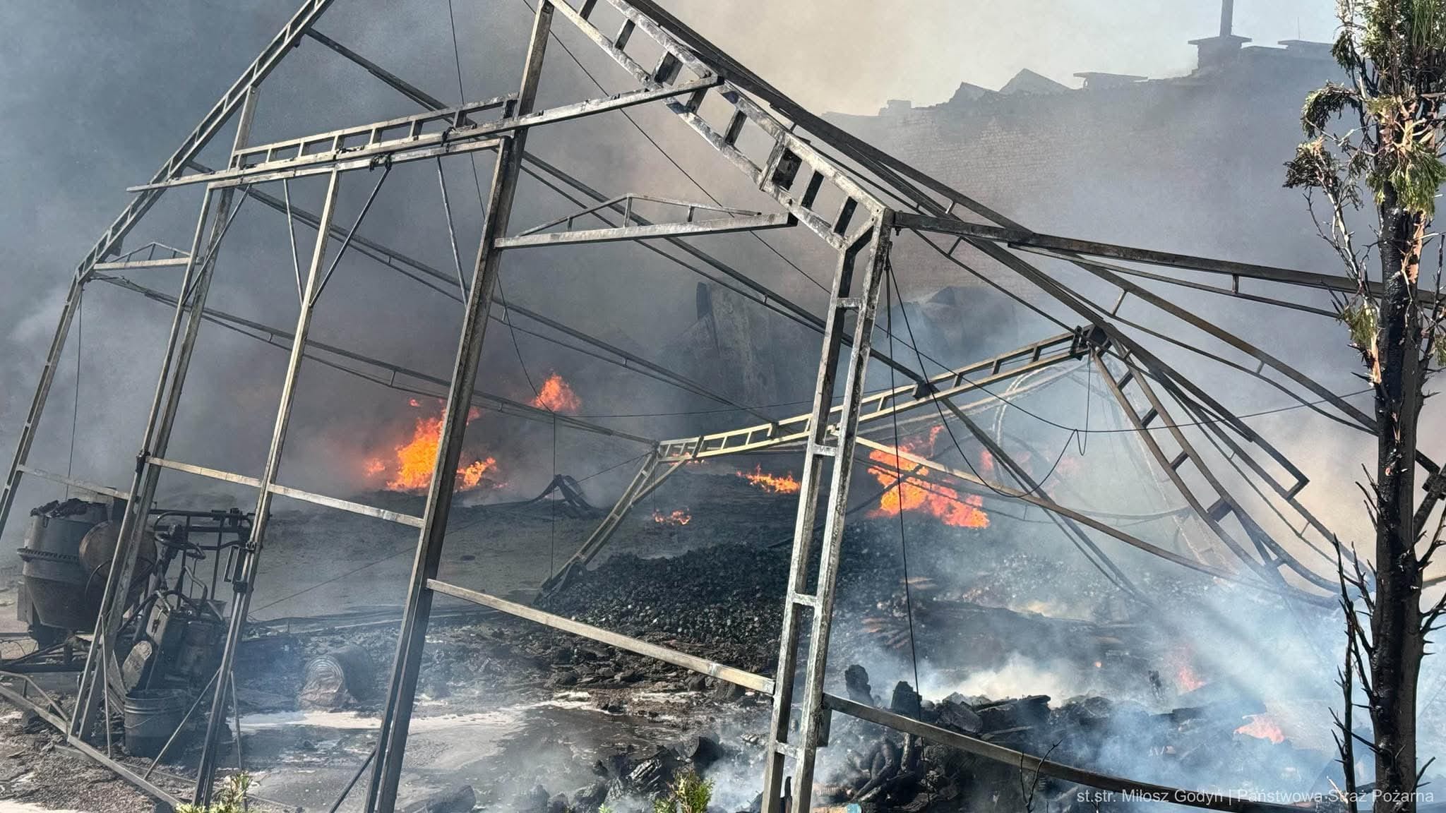 Akcja strażaków trwała ponad trzy godziny