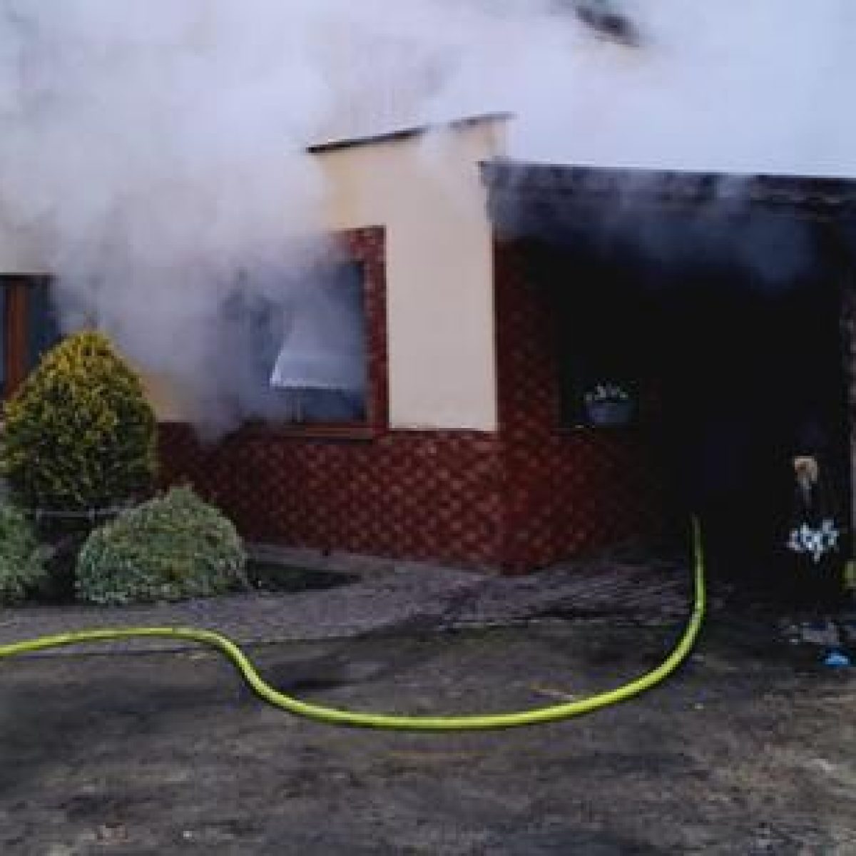 Pożar - strażacy znaleźli nieprzytomnego 46-latka