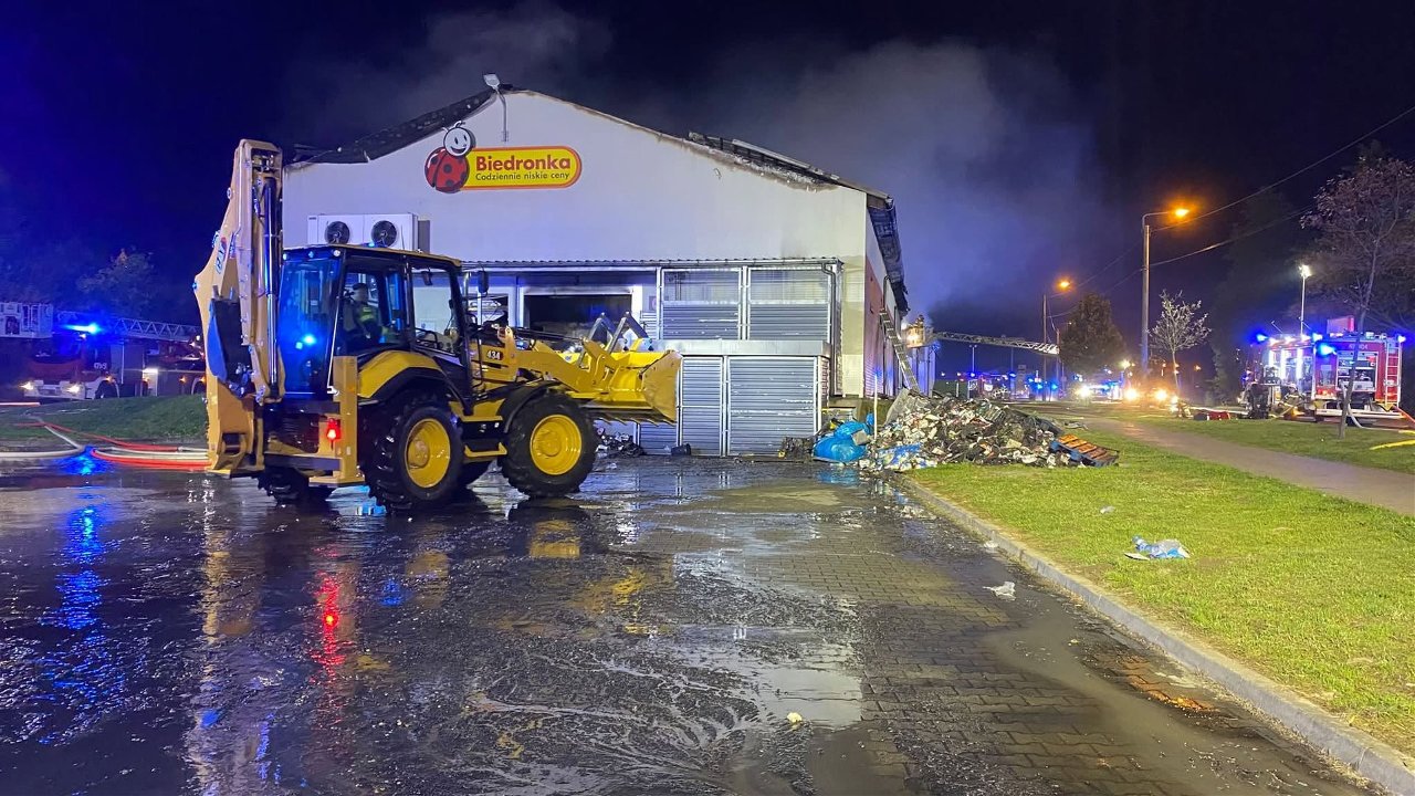 Pożar Biedronki. 80 strażaków w akcji w Jastrzębiu-Zdroju