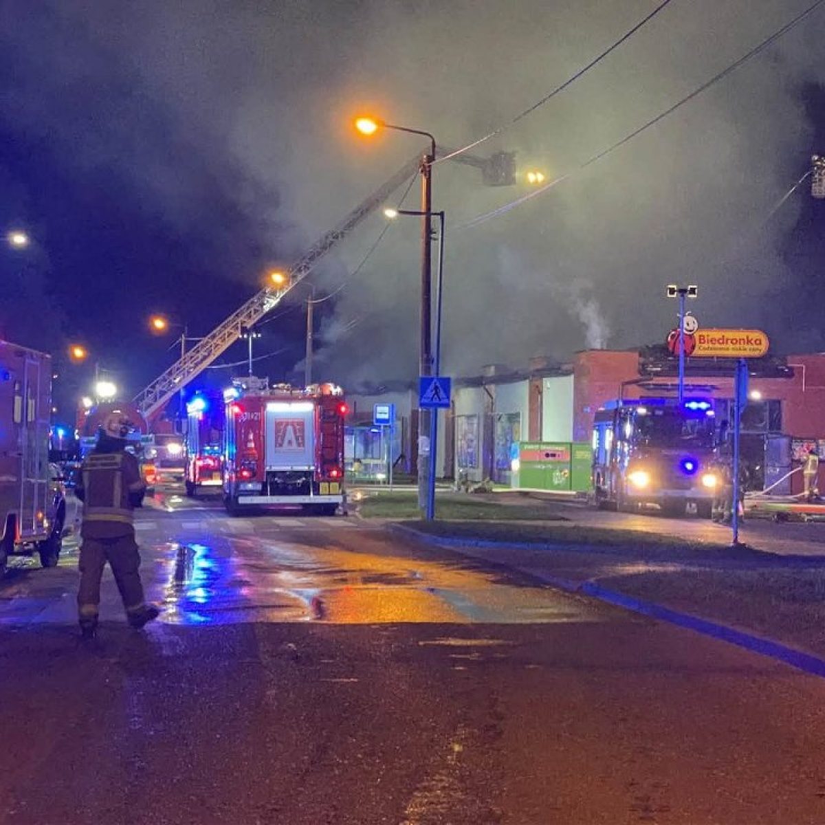 Pożar Biedronki. 80 strażaków w akcji w Jastrzębiu-Zdroju