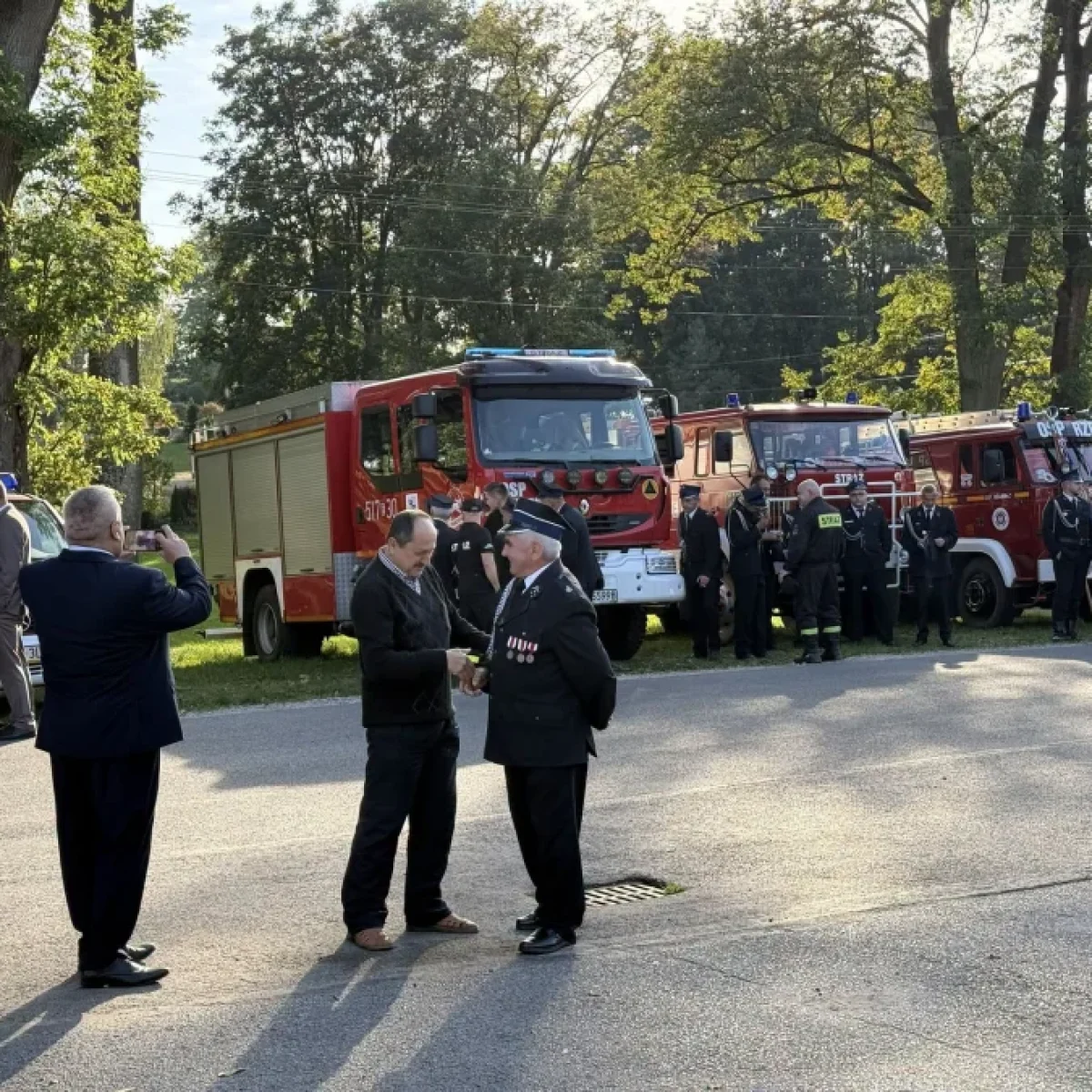Nowe GBA w OSP Smotryszów. Druhowie otrzymali Volvo FL 280 4x4 z 3000-litrowym zbiornikiem wody, autopompą i nowoczesnym wyposażeniem.